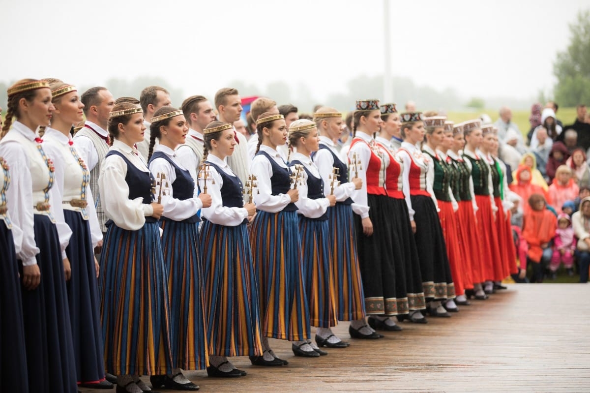 XXVI Vispārejo latviešu Dziesmu un XVI Deju svētku Ieskaņas koncerts Dikļos