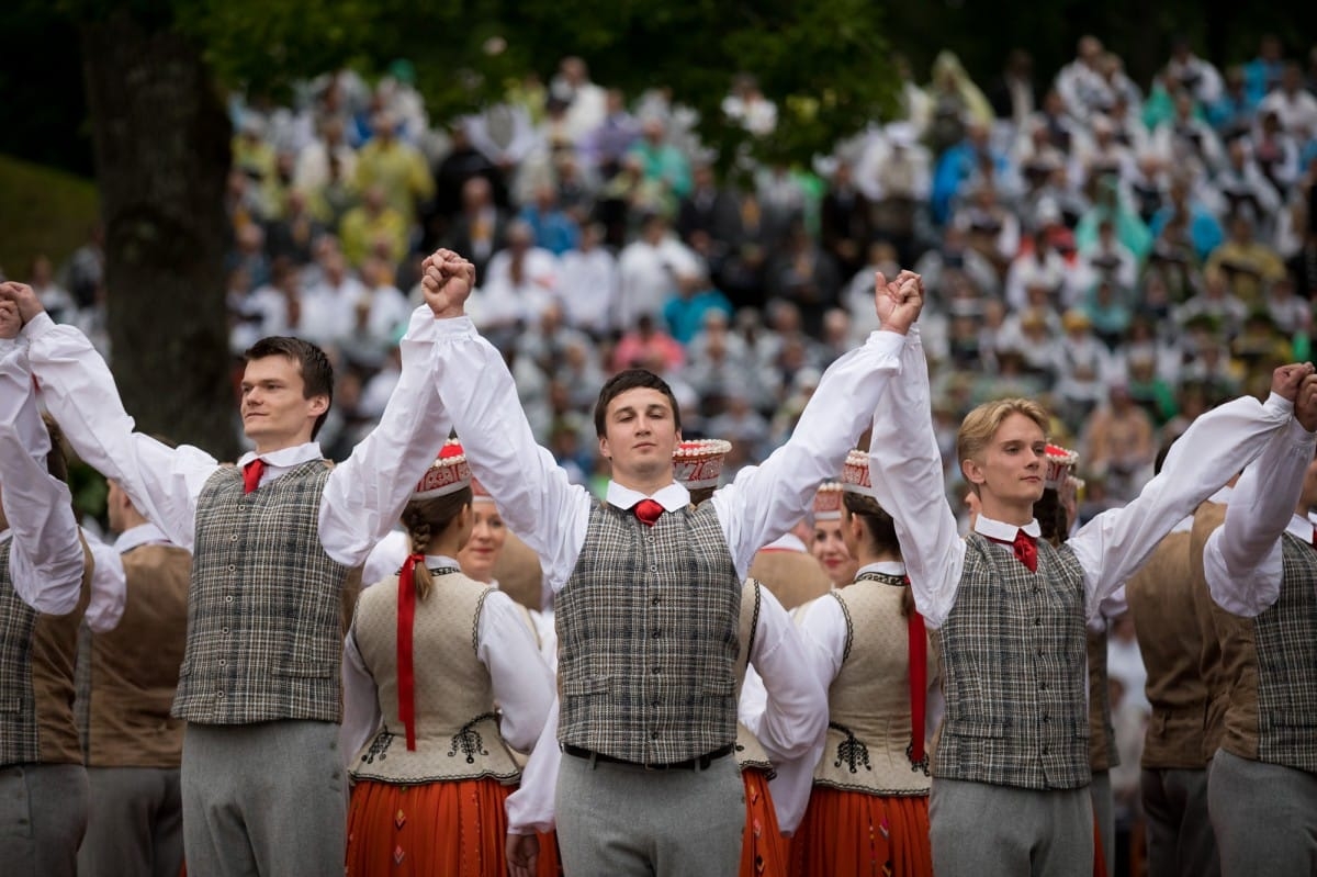 XXVI Vispārejo latviešu Dziesmu un XVI Deju svētku Ieskaņas koncerts Dikļos