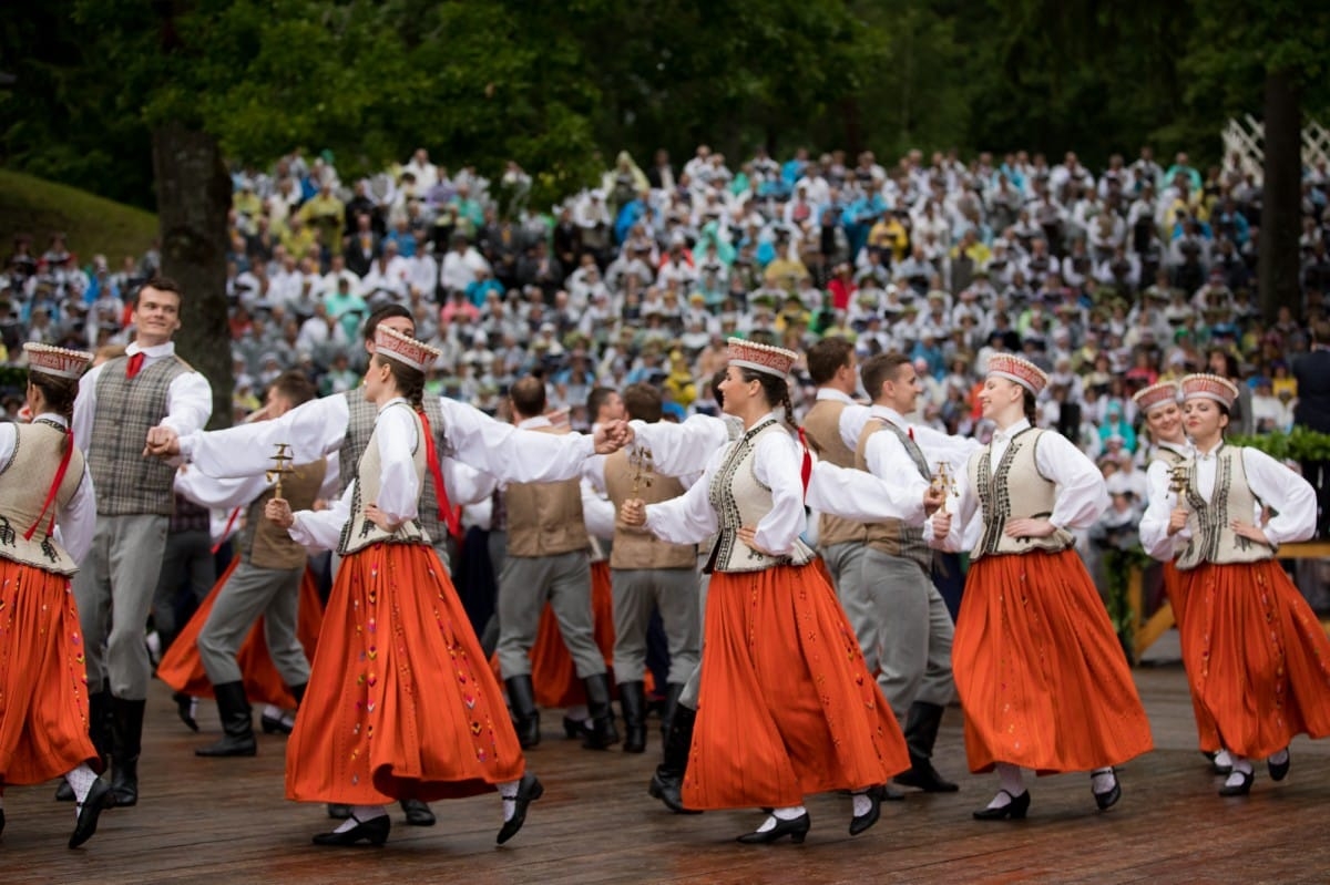 XXVI Vispārejo latviešu Dziesmu un XVI Deju svētku Ieskaņas koncerts Dikļos