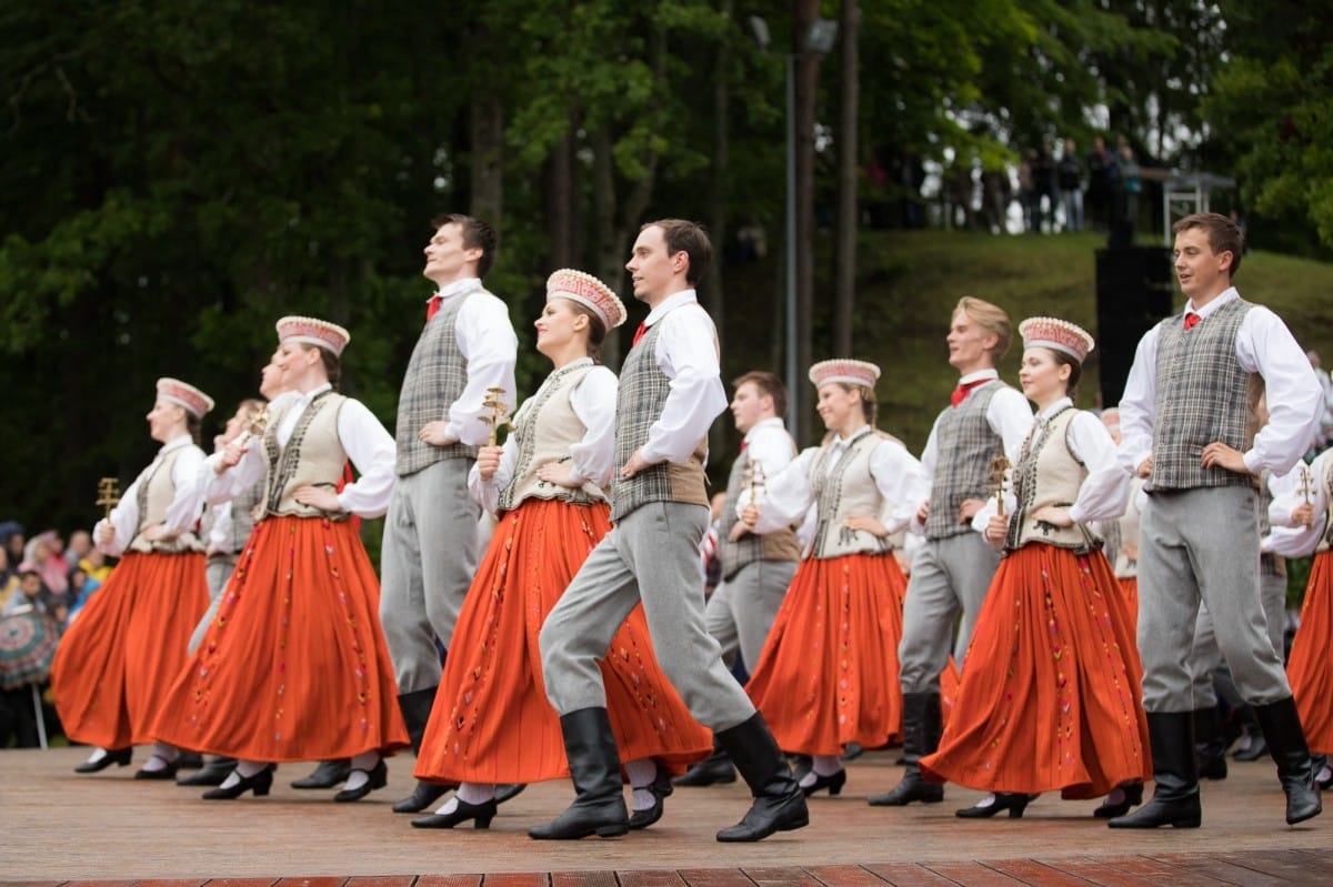 XXVI Vispārejo latviešu Dziesmu un XVI Deju svētku Ieskaņas koncerts Dikļos