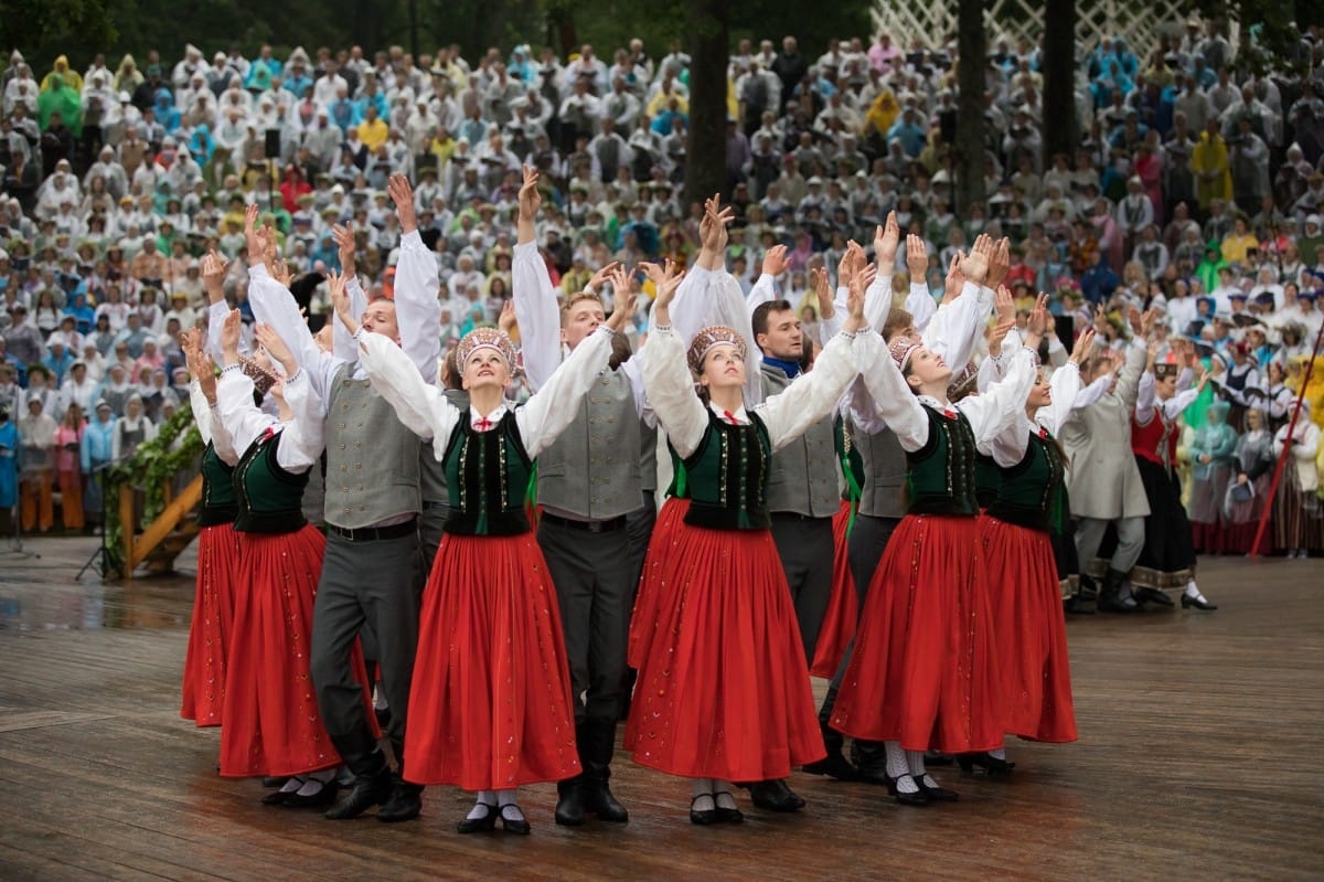 XXVI Vispārejo latviešu Dziesmu un XVI Deju svētku Ieskaņas koncerts Dikļos