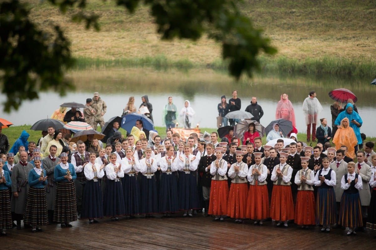 XXVI Vispārejo latviešu Dziesmu un XVI Deju svētku Ieskaņas koncerts Dikļos