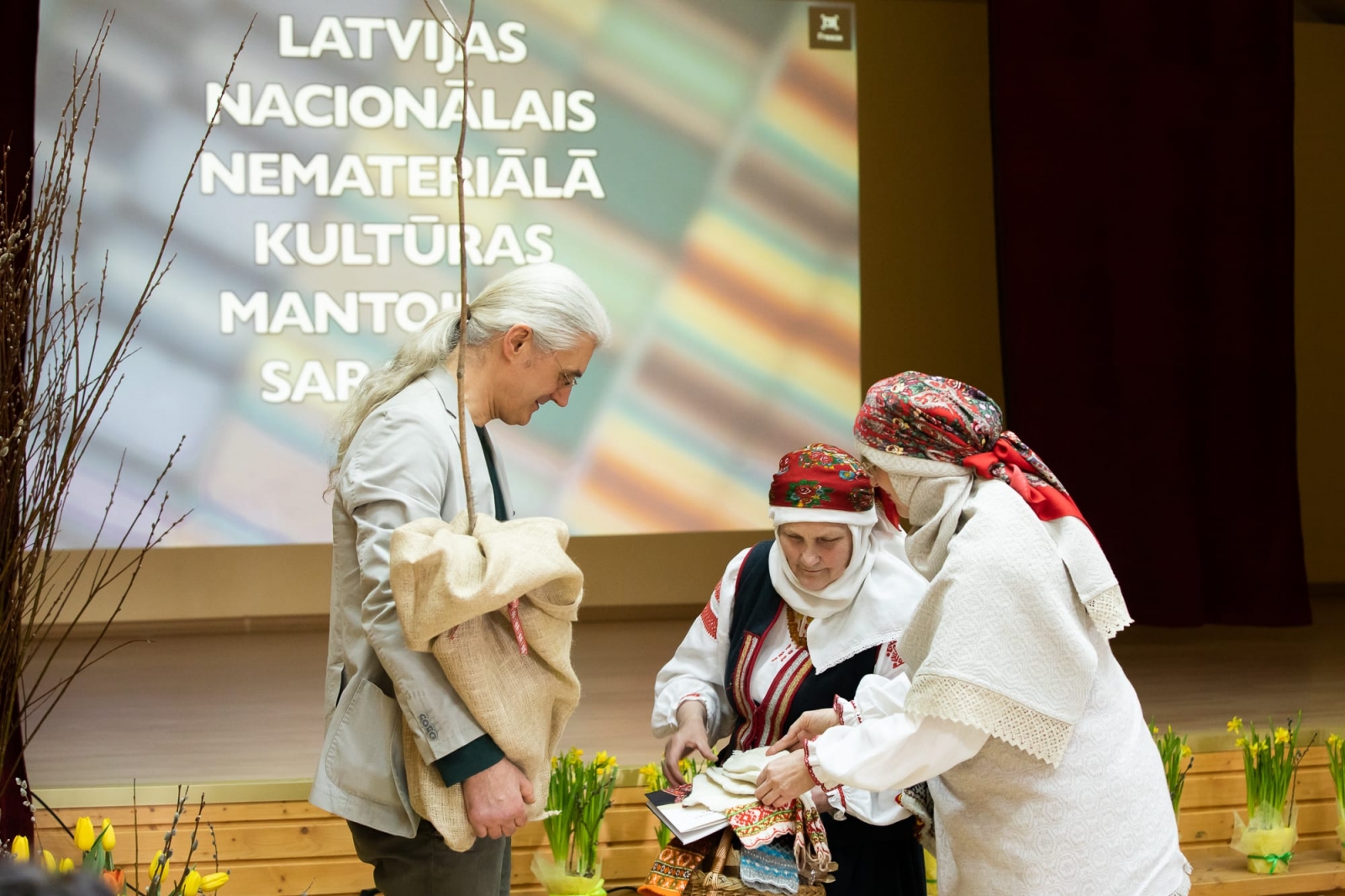 Apliecinājumu par vērtību iekļaušanu Latvijas Nacionālā nemateriālā kultūras mantojuma sarakstā pasniegšanas pasākums 2019