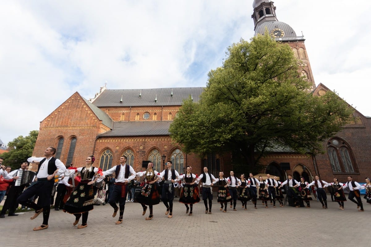 IX Starptautiskais tautas deju festivāls "Sudmaliņas" - Iepazīšanās tūre "Labāk deviņi draugi..." Vecrīgā