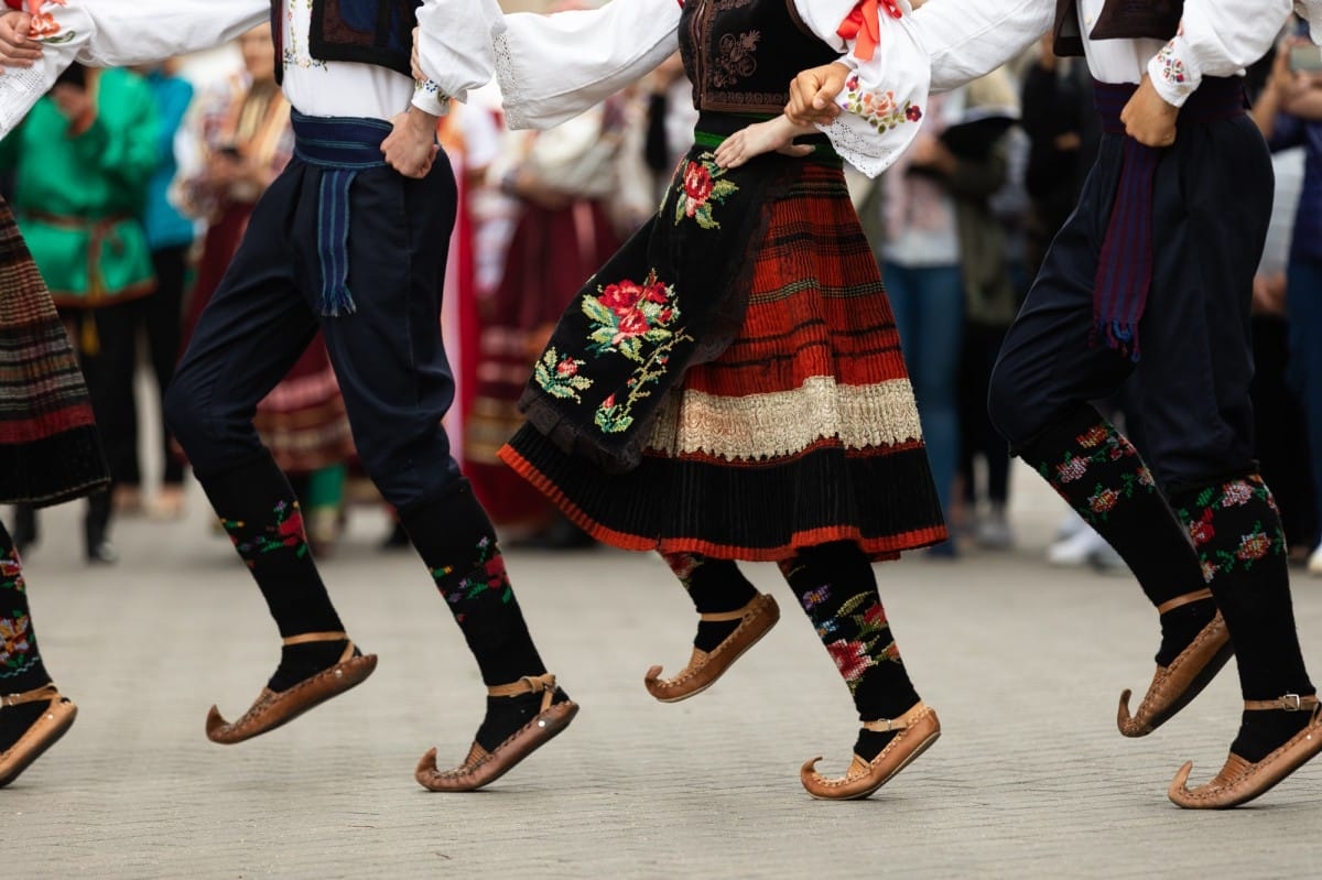 IX Starptautiskais tautas deju festivāls "Sudmaliņas" - Iepazīšanās tūre "Labāk deviņi draugi..." Vecrīgā
