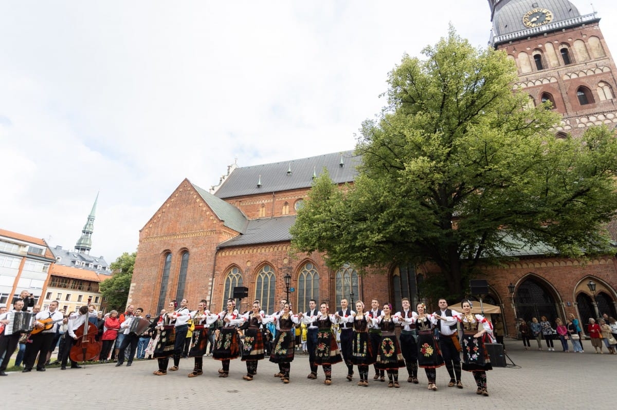 IX Starptautiskais tautas deju festivāls "Sudmaliņas" - Iepazīšanās tūre "Labāk deviņi draugi..." Vecrīgā