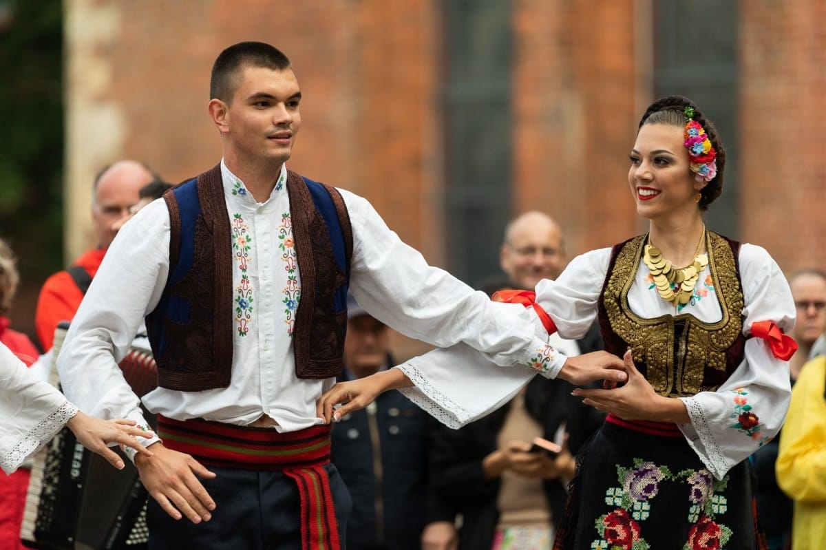 IX Starptautiskais tautas deju festivāls "Sudmaliņas" - Iepazīšanās tūre "Labāk deviņi draugi..." Vecrīgā