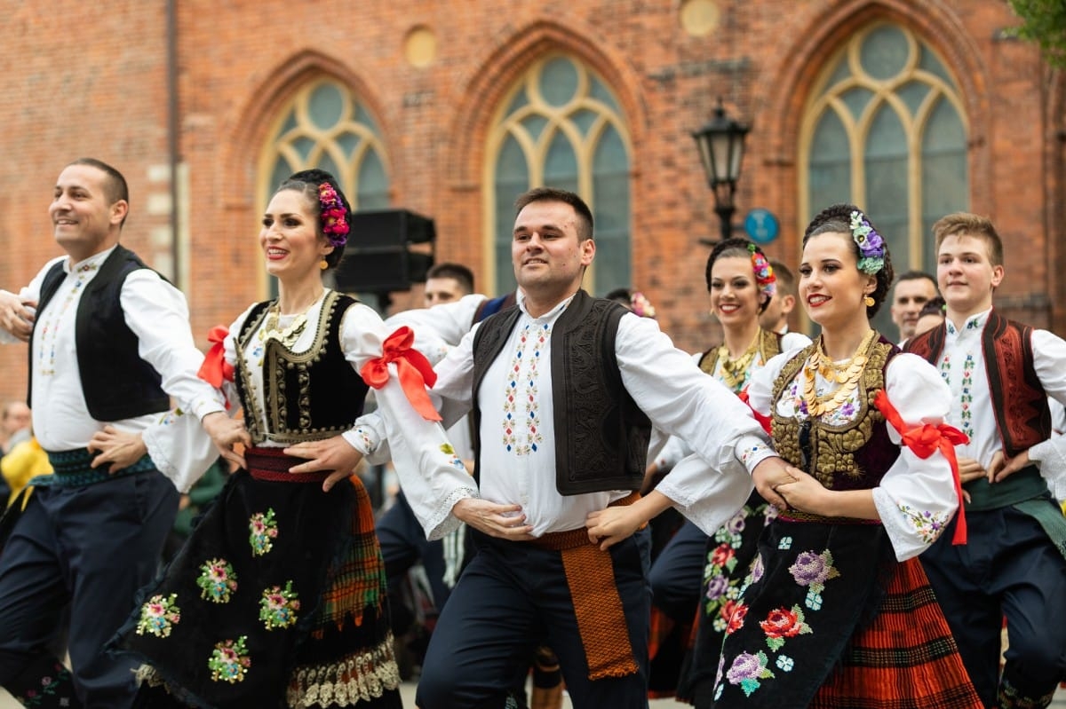 IX Starptautiskais tautas deju festivāls "Sudmaliņas" - Iepazīšanās tūre "Labāk deviņi draugi..." Vecrīgā