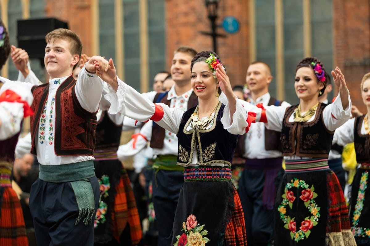IX Starptautiskais tautas deju festivāls "Sudmaliņas" - Iepazīšanās tūre "Labāk deviņi draugi..." Vecrīgā