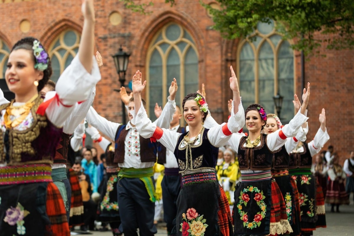 IX Starptautiskais tautas deju festivāls "Sudmaliņas" - Iepazīšanās tūre "Labāk deviņi draugi..." Vecrīgā
