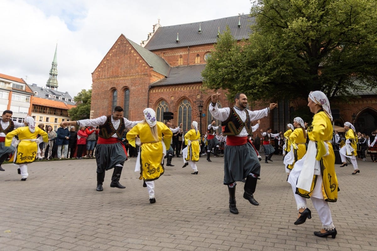 IX Starptautiskais tautas deju festivāls "Sudmaliņas" - Iepazīšanās tūre "Labāk deviņi draugi..." Vecrīgā