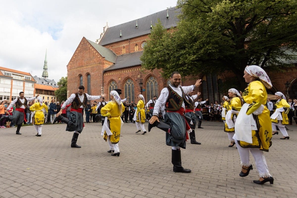 IX Starptautiskais tautas deju festivāls "Sudmaliņas" - Iepazīšanās tūre "Labāk deviņi draugi..." Vecrīgā