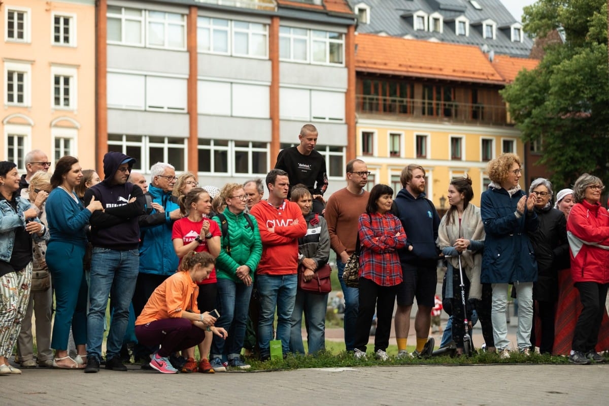 IX Starptautiskais tautas deju festivāls "Sudmaliņas" - Iepazīšanās tūre "Labāk deviņi draugi..." Vecrīgā