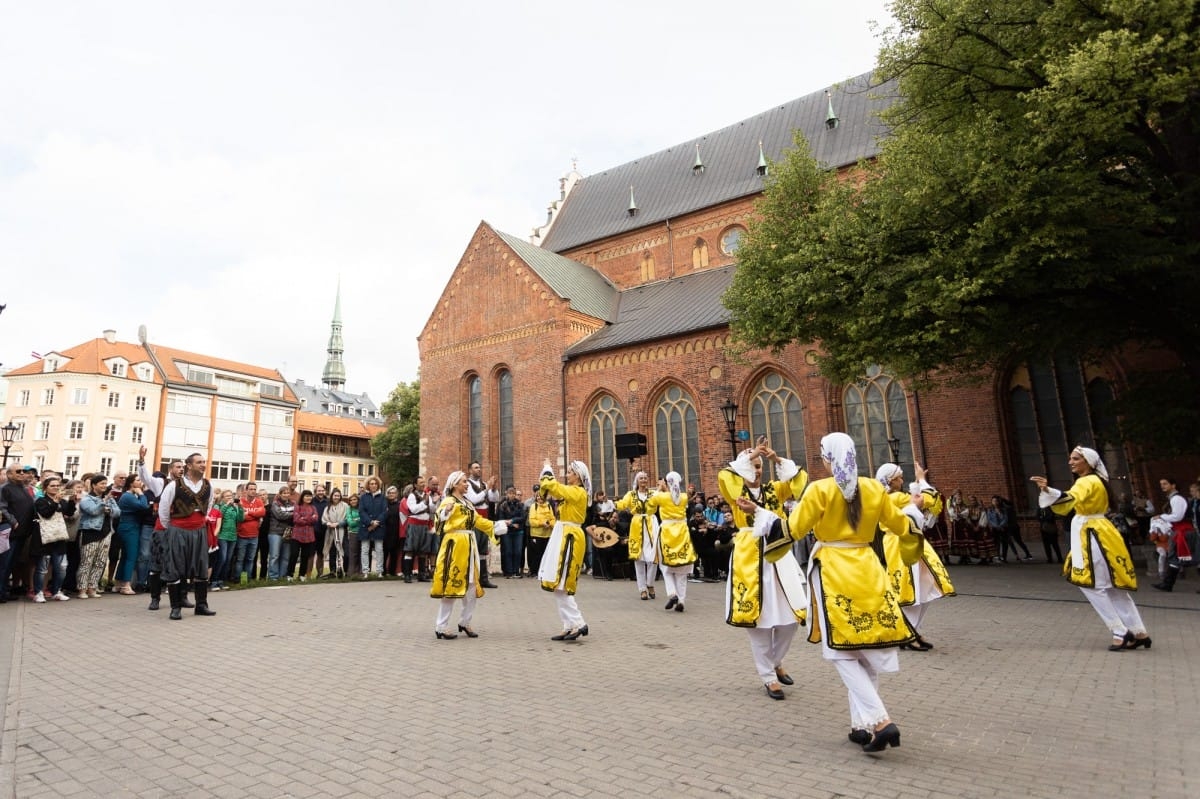 IX Starptautiskais tautas deju festivāls "Sudmaliņas" - Iepazīšanās tūre "Labāk deviņi draugi..." Vecrīgā