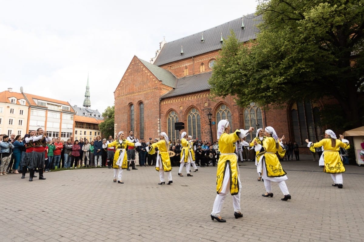 IX Starptautiskais tautas deju festivāls "Sudmaliņas" - Iepazīšanās tūre "Labāk deviņi draugi..." Vecrīgā