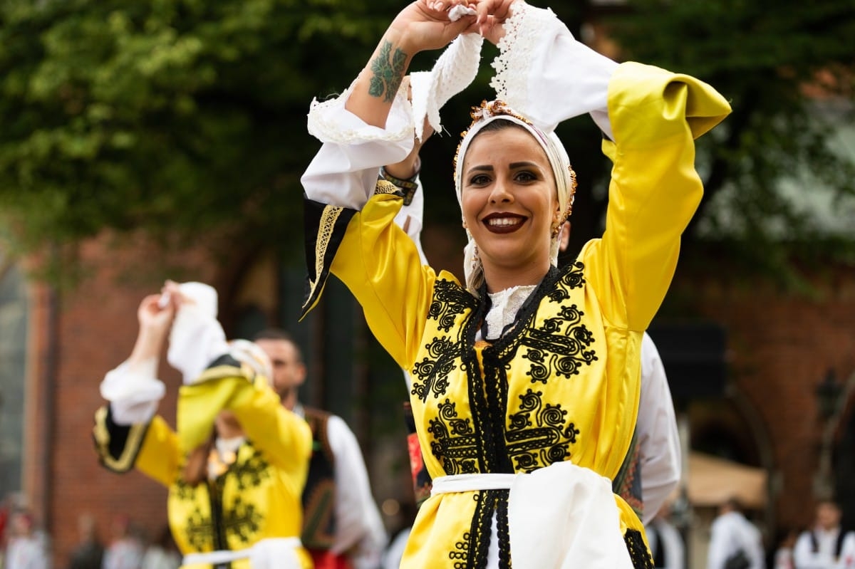 IX Starptautiskais tautas deju festivāls "Sudmaliņas" - Iepazīšanās tūre "Labāk deviņi draugi..." Vecrīgā