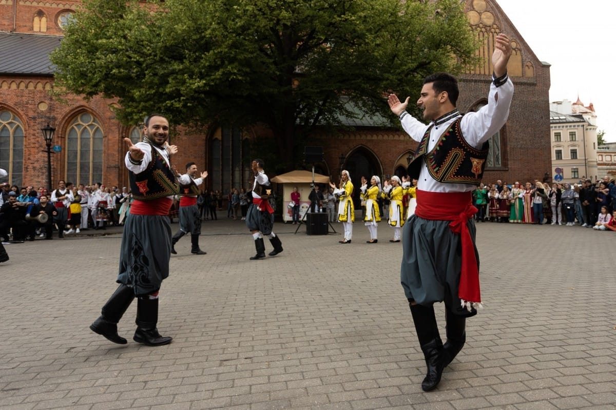 IX Starptautiskais tautas deju festivāls "Sudmaliņas" - Iepazīšanās tūre "Labāk deviņi draugi..." Vecrīgā