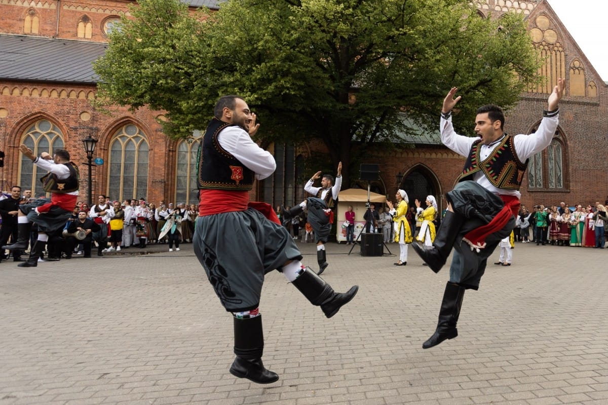 IX Starptautiskais tautas deju festivāls "Sudmaliņas" - Iepazīšanās tūre "Labāk deviņi draugi..." Vecrīgā