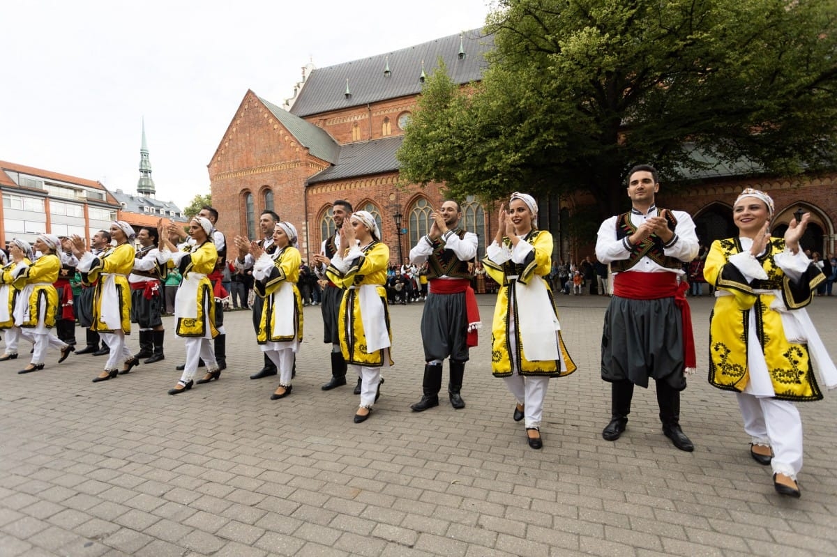 IX Starptautiskais tautas deju festivāls "Sudmaliņas" - Iepazīšanās tūre "Labāk deviņi draugi..." Vecrīgā