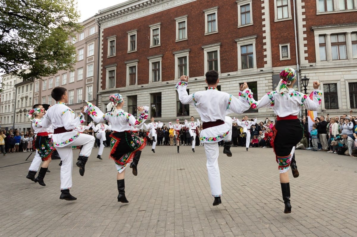 IX Starptautiskais tautas deju festivāls "Sudmaliņas" - Iepazīšanās tūre "Labāk deviņi draugi..." Vecrīgā