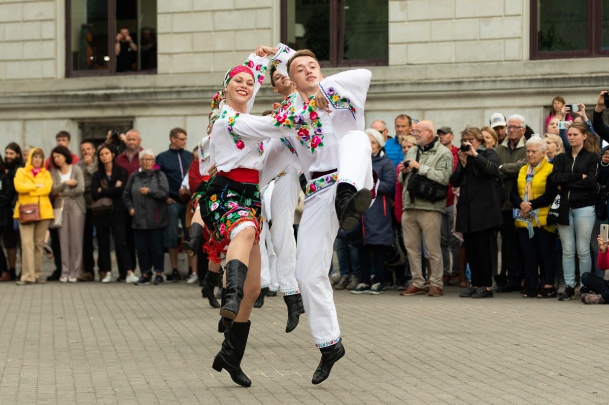 IX Starptautiskais tautas deju festivāls "Sudmaliņas" - Iepazīšanās tūre "Labāk deviņi draugi..." Vecrīgā