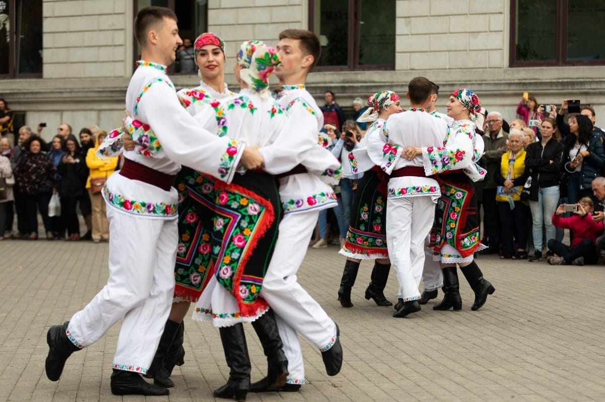IX Starptautiskais tautas deju festivāls "Sudmaliņas" - Iepazīšanās tūre "Labāk deviņi draugi..." Vecrīgā