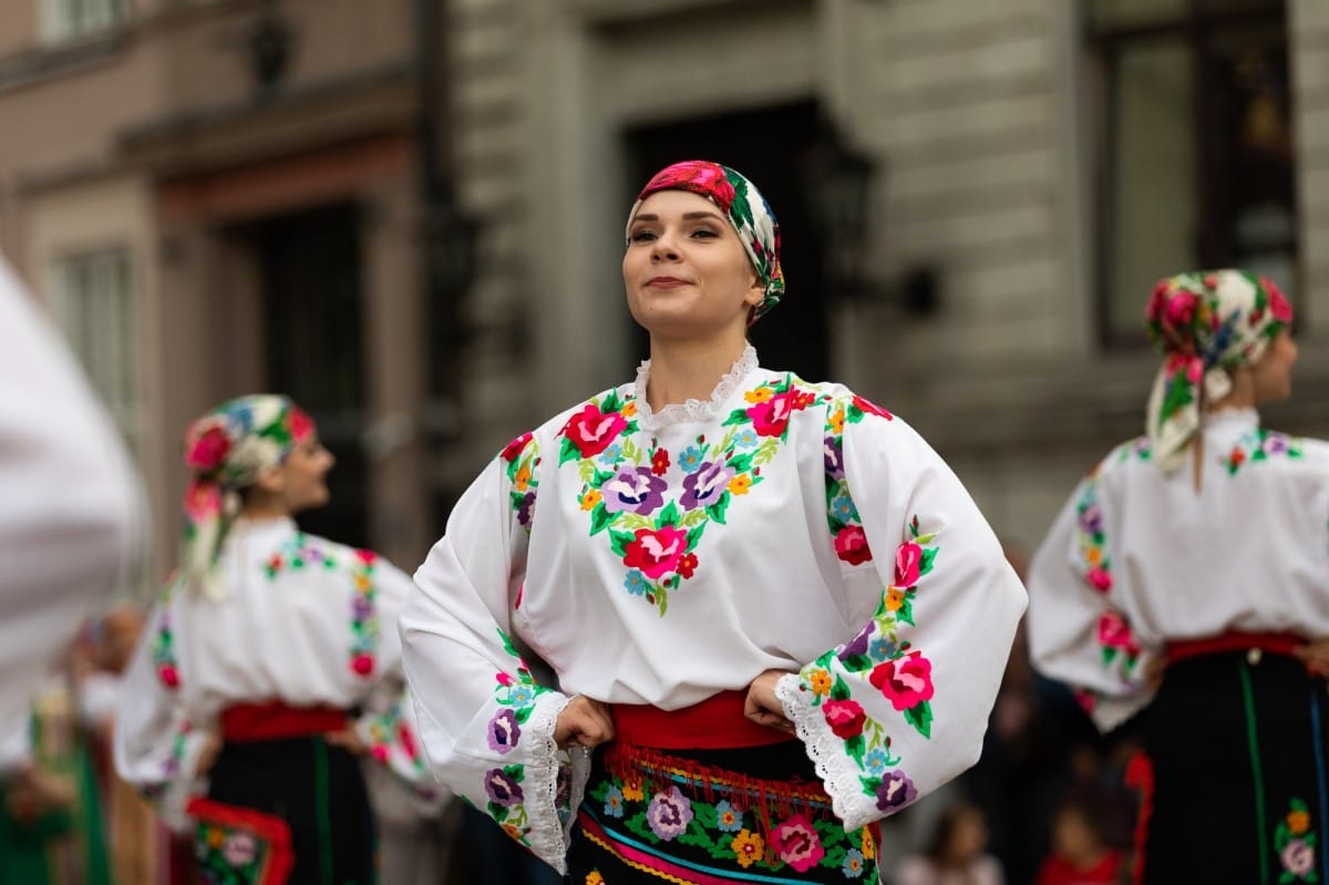 IX Starptautiskais tautas deju festivāls "Sudmaliņas" - Iepazīšanās tūre "Labāk deviņi draugi..." Vecrīgā