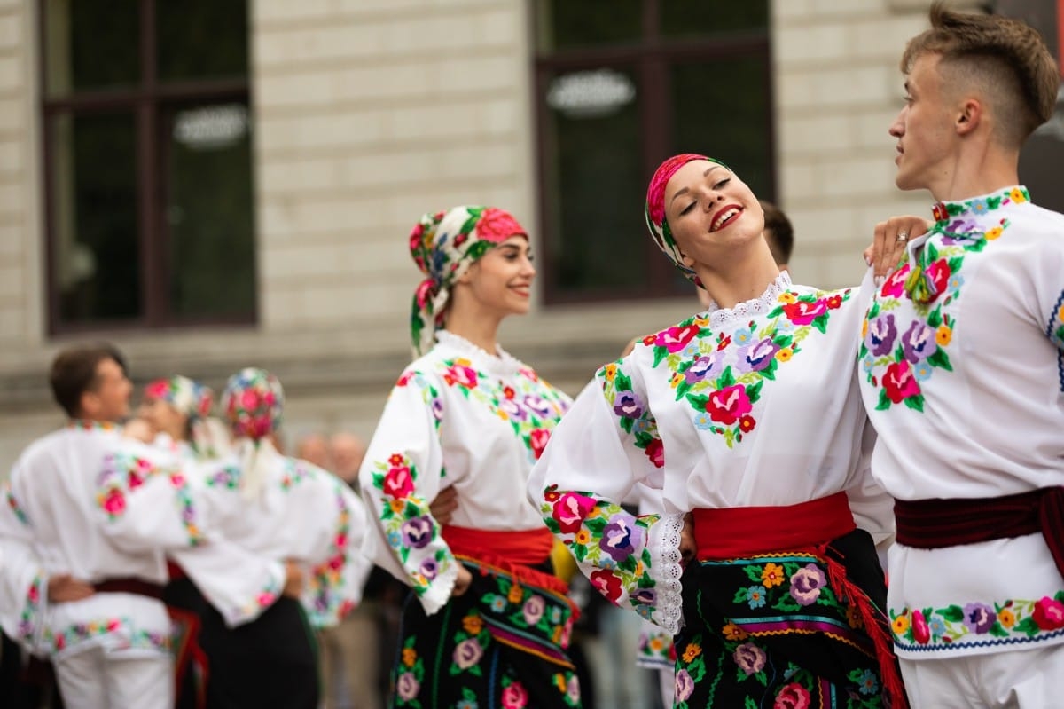 IX Starptautiskais tautas deju festivāls "Sudmaliņas" - Iepazīšanās tūre "Labāk deviņi draugi..." Vecrīgā