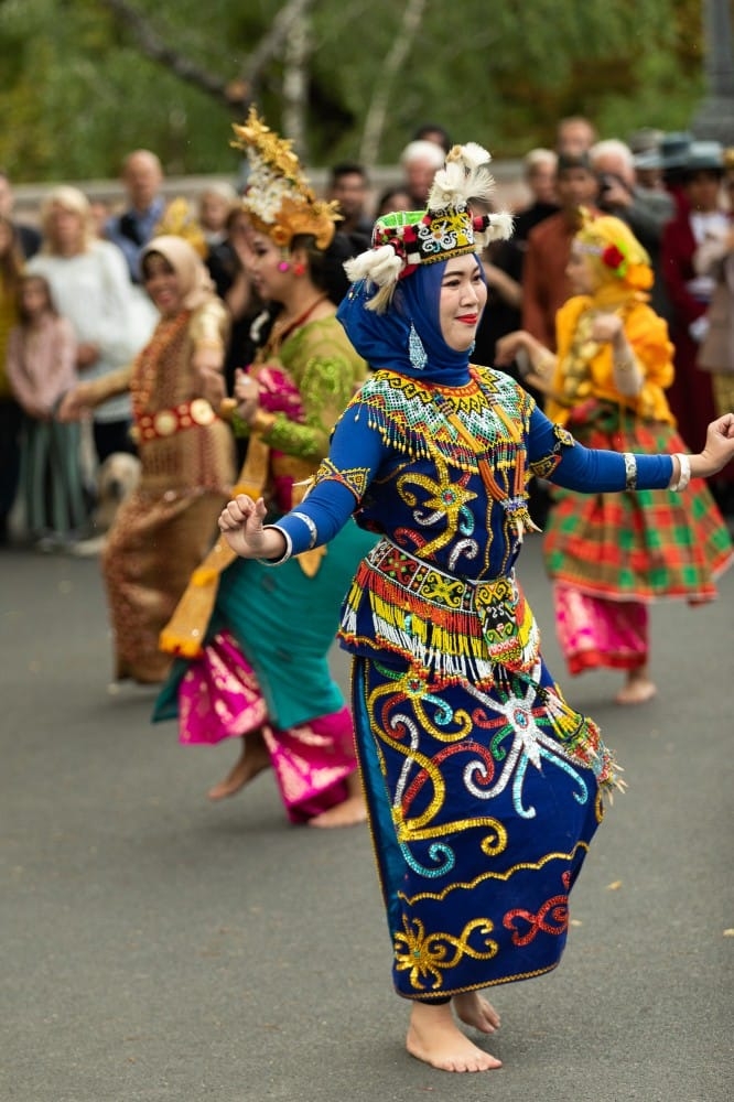 IX Starptautiskais tautas deju festivāls "Sudmaliņas" - Iepazīšanās tūre "Labāk deviņi draugi..." Vecrīgā