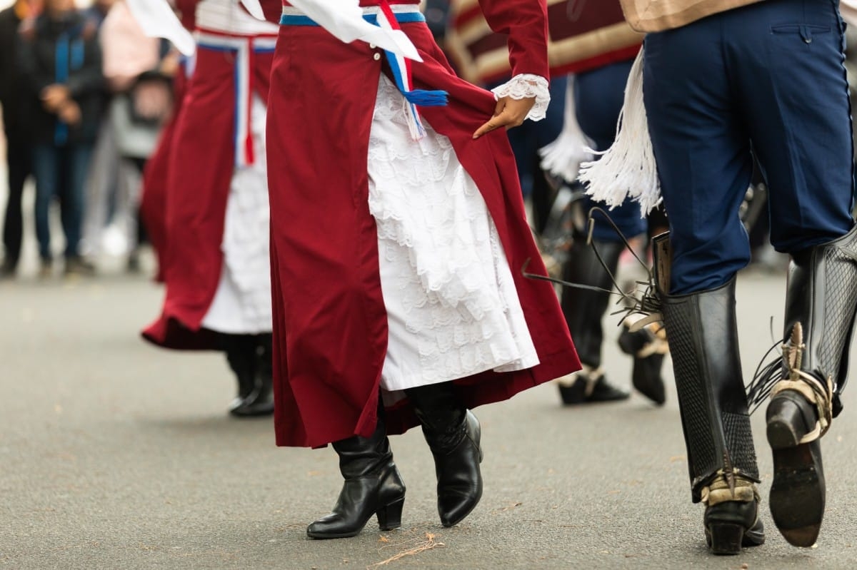IX Starptautiskais tautas deju festivāls "Sudmaliņas" - Iepazīšanās tūre "Labāk deviņi draugi..." Vecrīgā