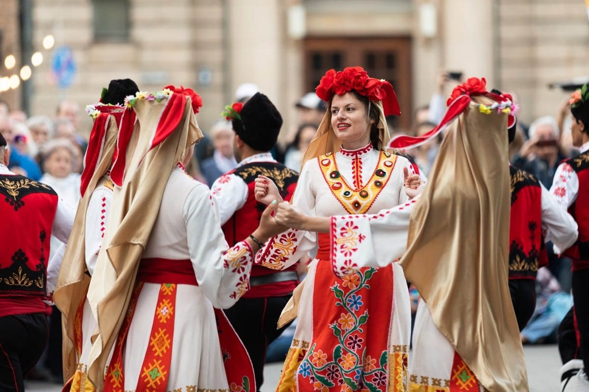 IX Starptautiskais tautas deju festivāls "Sudmaliņas" - Iepazīšanās tūre "Labāk deviņi draugi..." Vecrīgā