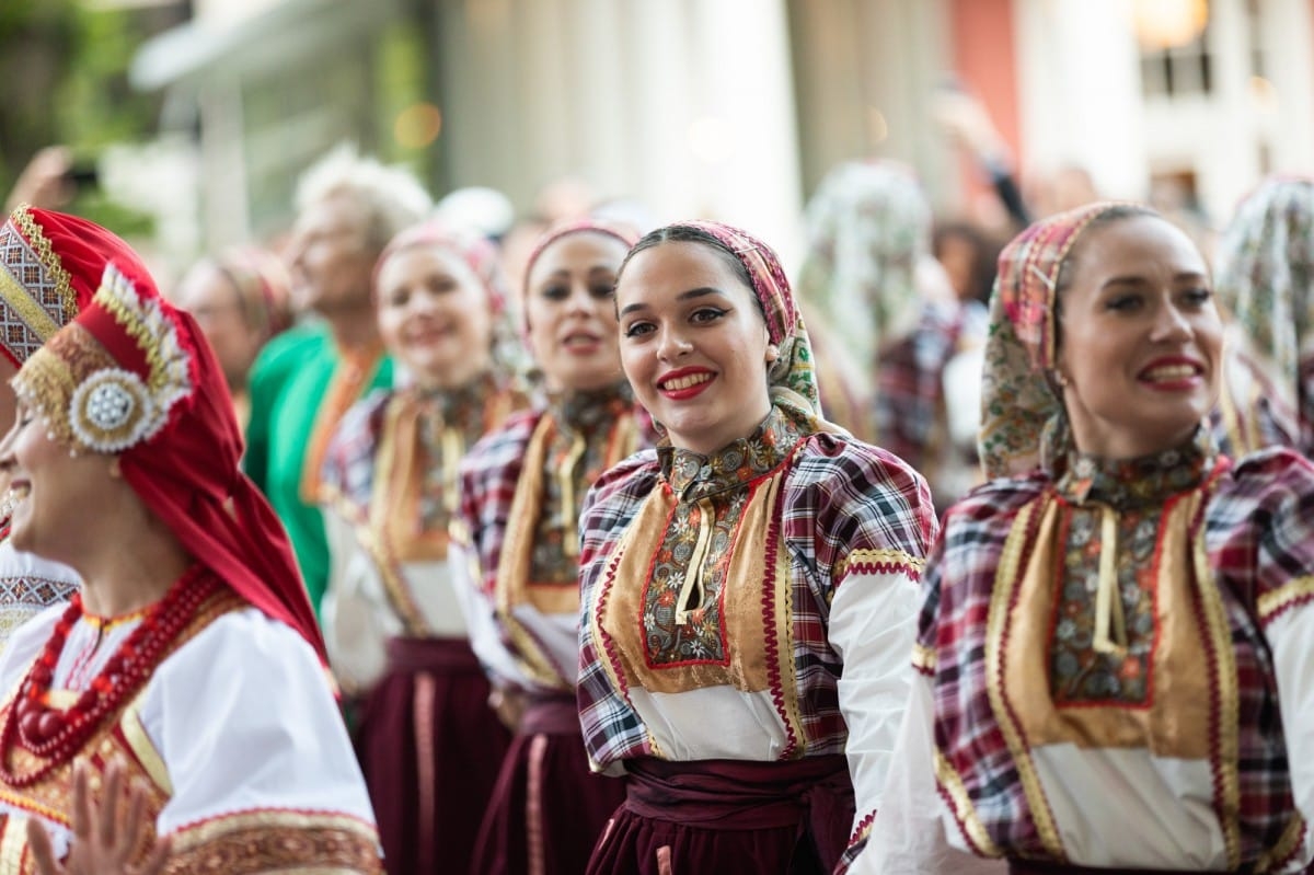 IX Starptautiskais tautas deju festivāls "Sudmaliņas" - Iepazīšanās tūre "Labāk deviņi draugi..." Vecrīgā