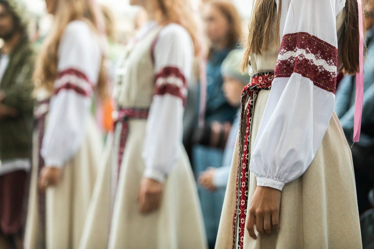 IX Starptautiskais tautas deju festivāls "Sudmaliņas" - Iepazīšanās tūre "Labāk deviņi draugi..." Vecrīgā