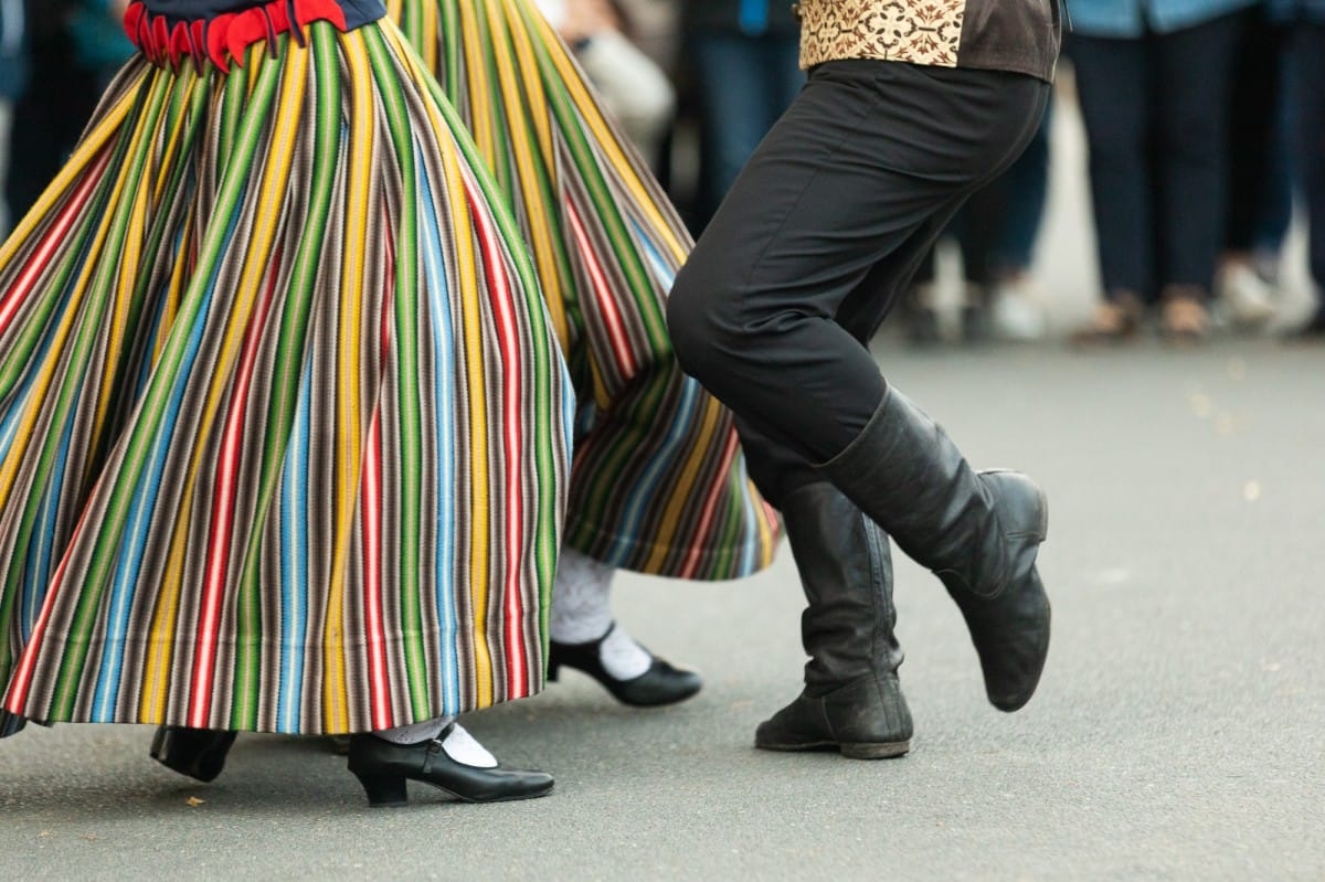 IX Starptautiskais tautas deju festivāls "Sudmaliņas" - Iepazīšanās tūre "Labāk deviņi draugi..." Vecrīgā