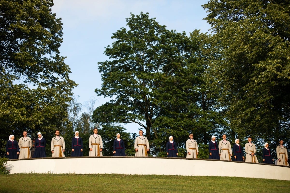 IX Starptautiskais tautas deju festivāls "Sudmaliņas" - Atklāšanas koncerts "Aiz deviņām jūrām, aiz deviņiem kalniem"