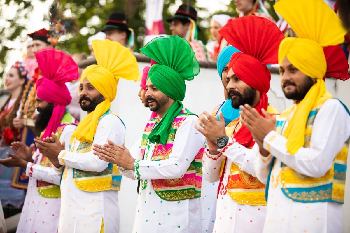 IX Starptautiskais tautas deju festivāls "Sudmaliņas" - Atklāšanas koncerts "Aiz deviņām jūrām, aiz deviņiem kalniem"