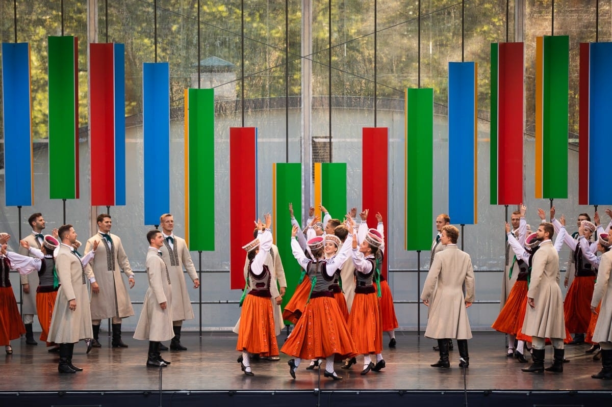 IX Starptautiskais tautas deju festivāls "Sudmaliņas" - Atklāšanas koncerts "Aiz deviņām jūrām, aiz deviņiem kalniem"