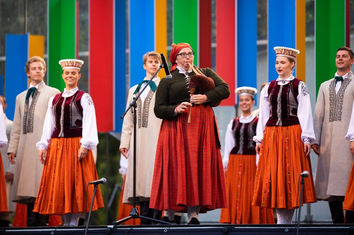 IX Starptautiskais tautas deju festivāls "Sudmaliņas" - Atklāšanas koncerts "Aiz deviņām jūrām, aiz deviņiem kalniem"