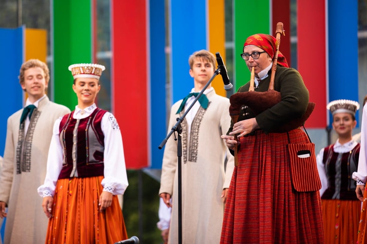 IX Starptautiskais tautas deju festivāls "Sudmaliņas" - Atklāšanas koncerts "Aiz deviņām jūrām, aiz deviņiem kalniem"