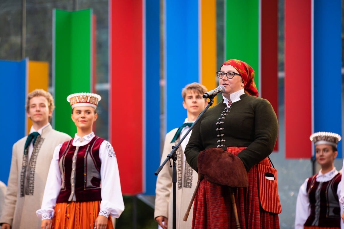 IX Starptautiskais tautas deju festivāls "Sudmaliņas" - Atklāšanas koncerts "Aiz deviņām jūrām, aiz deviņiem kalniem"