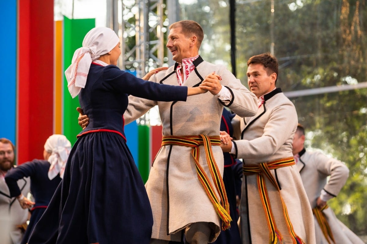 IX Starptautiskais tautas deju festivāls "Sudmaliņas" - Atklāšanas koncerts "Aiz deviņām jūrām, aiz deviņiem kalniem"