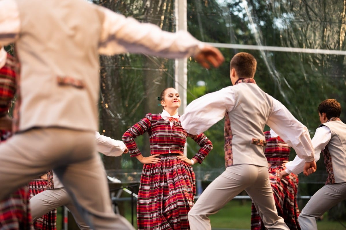 IX Starptautiskais tautas deju festivāls "Sudmaliņas" - Atklāšanas koncerts "Aiz deviņām jūrām, aiz deviņiem kalniem"