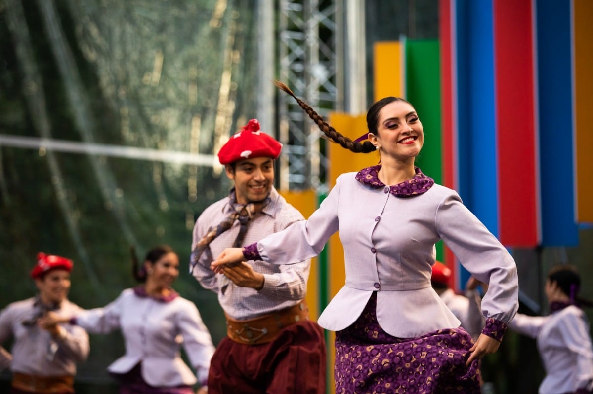 IX Starptautiskais tautas deju festivāls "Sudmaliņas" - Atklāšanas koncerts "Aiz deviņām jūrām, aiz deviņiem kalniem"