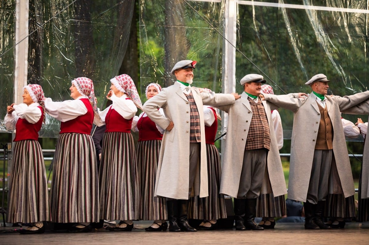 IX Starptautiskais tautas deju festivāls "Sudmaliņas" - Atklāšanas koncerts "Aiz deviņām jūrām, aiz deviņiem kalniem"