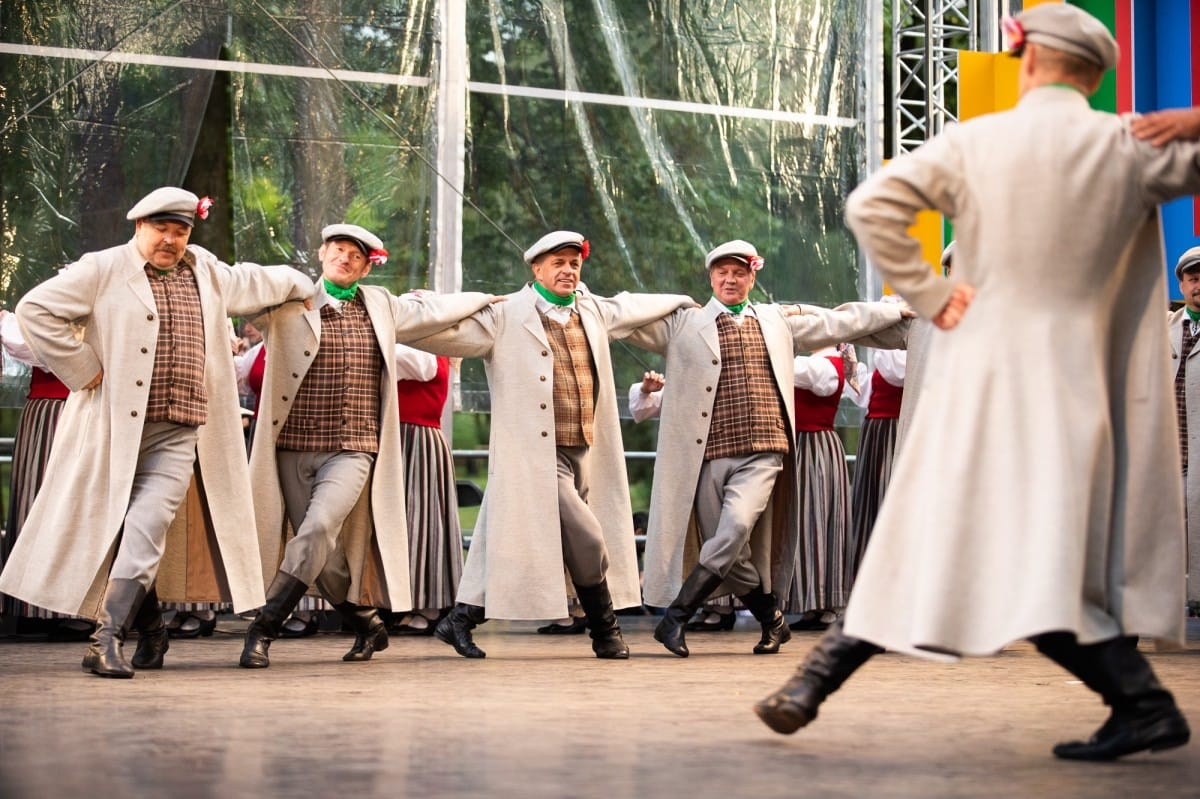 IX Starptautiskais tautas deju festivāls "Sudmaliņas" - Atklāšanas koncerts "Aiz deviņām jūrām, aiz deviņiem kalniem"