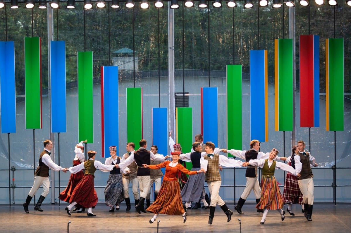 IX Starptautiskais tautas deju festivāls "Sudmaliņas" - Atklāšanas koncerts "Aiz deviņām jūrām, aiz deviņiem kalniem"