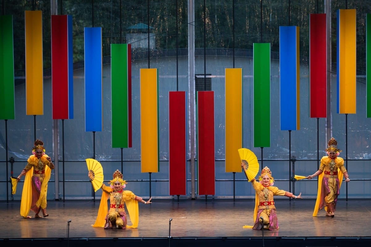 IX Starptautiskais tautas deju festivāls "Sudmaliņas" - Atklāšanas koncerts "Aiz deviņām jūrām, aiz deviņiem kalniem"