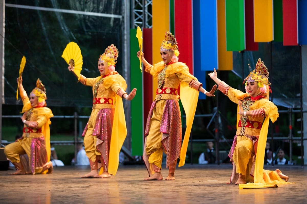 IX Starptautiskais tautas deju festivāls "Sudmaliņas" - Atklāšanas koncerts "Aiz deviņām jūrām, aiz deviņiem kalniem"