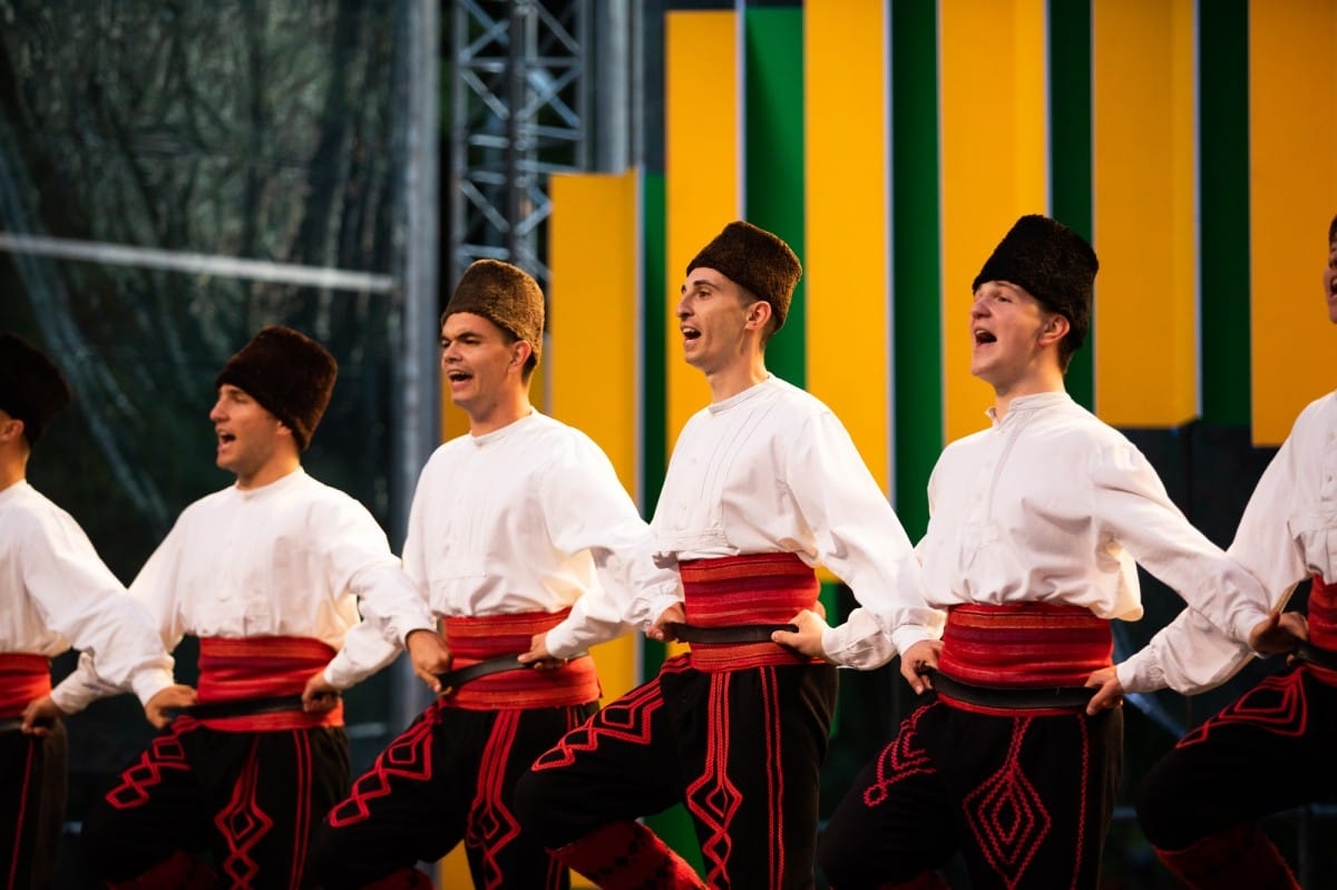 IX Starptautiskais tautas deju festivāls "Sudmaliņas" - Atklāšanas koncerts "Aiz deviņām jūrām, aiz deviņiem kalniem"