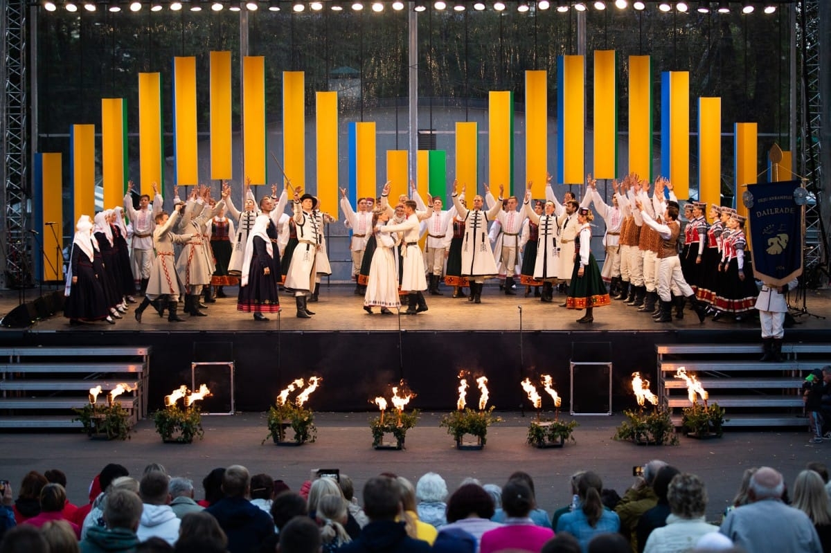 IX Starptautiskais tautas deju festivāls "Sudmaliņas" - Atklāšanas koncerts "Aiz deviņām jūrām, aiz deviņiem kalniem"